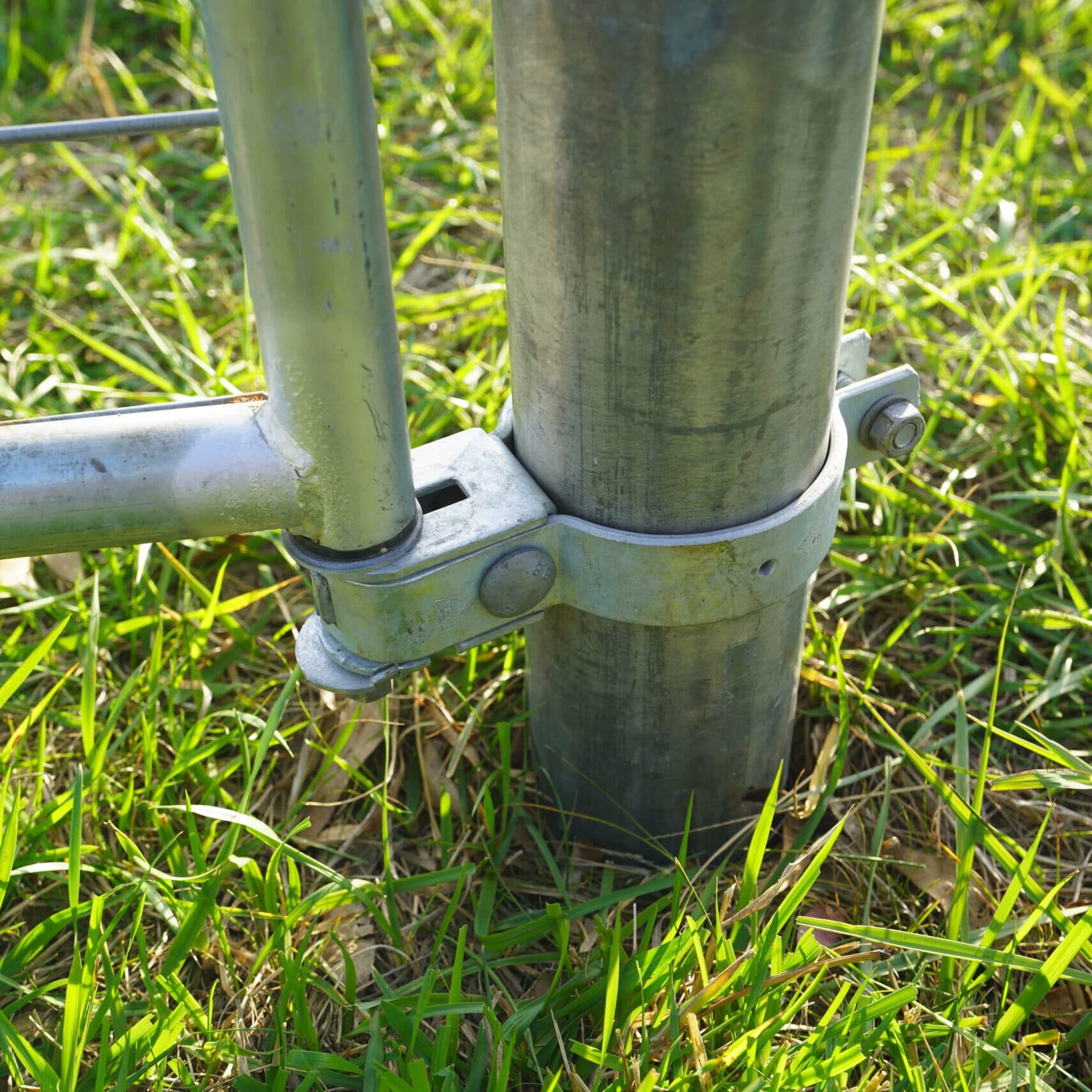 Bolt-On Adjustable Round Post Hinge Set