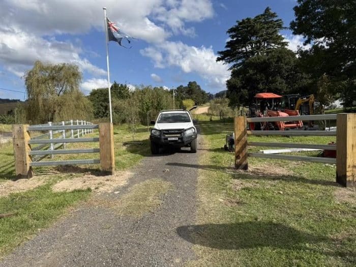 RAILTIGHT END BRACKETS